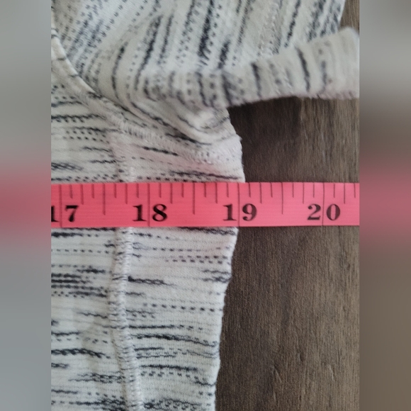 Lululemon Top - Picture 3 of 4